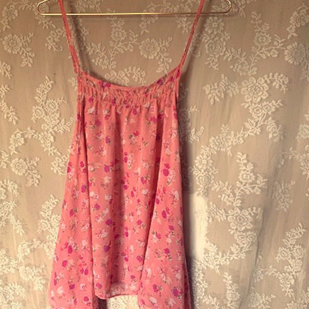 Pretty floral flowy top